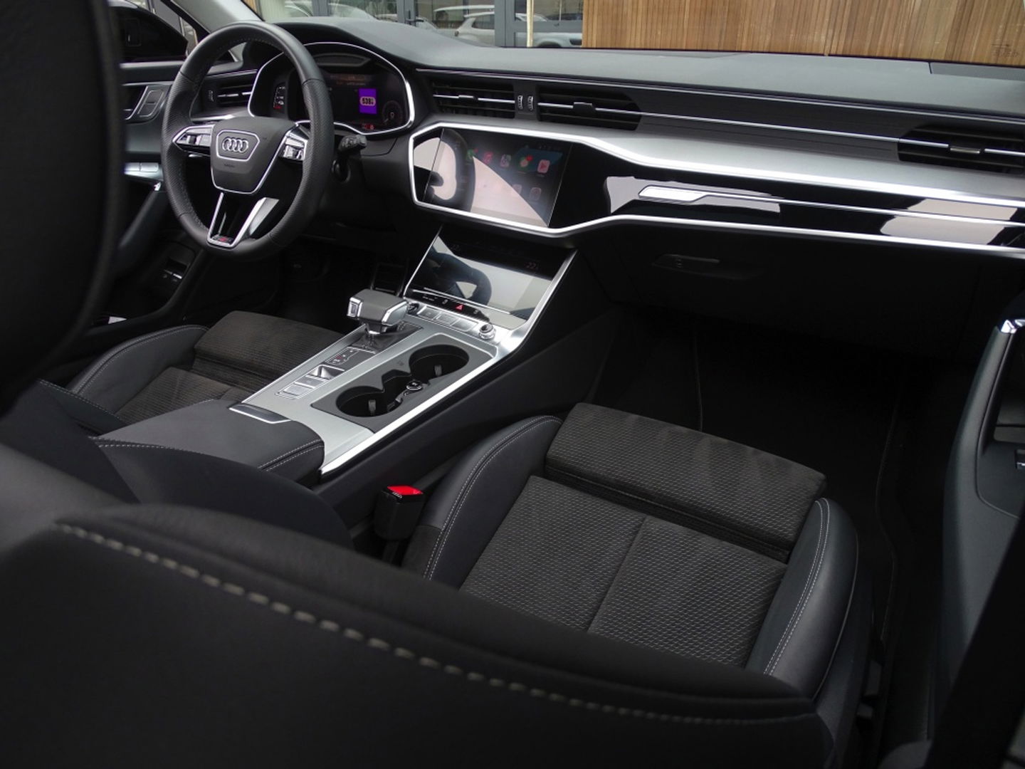 Audi A6 Avant 55 TFSI e 367PK Quattro Comp. / S-ed / 360° / B&O / LED