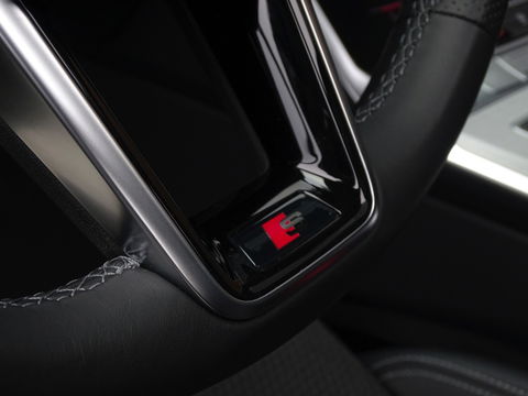 Audi A6 Avant 55 TFSI e 367PK Quattro Comp. / S-ed / 360° / B&O / LED