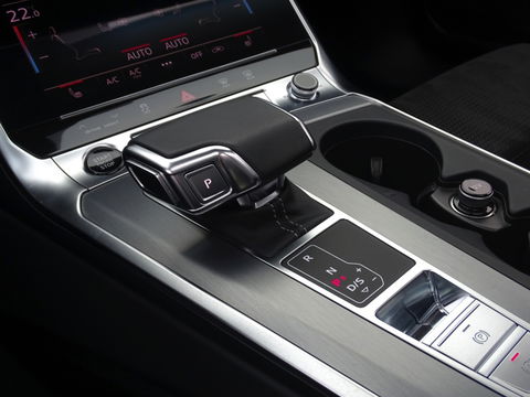 Audi A6 Avant 55 TFSI e 367PK Quattro Comp. / S-ed / 360° / B&O / LED