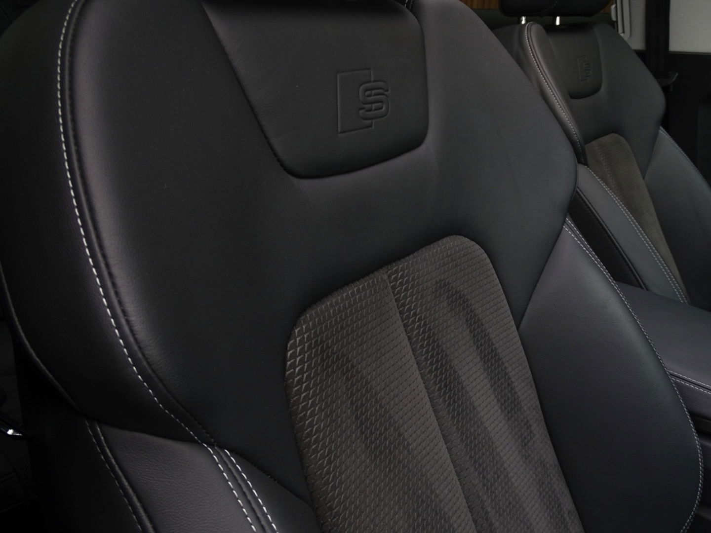 Audi A6 Avant 55 TFSI e 367PK Quattro Comp. / S-ed / 360° / B&O / LED