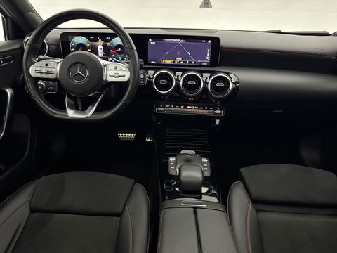 Mercedes-Benz A-Klasse 180 AMG | Pano | Virtual | Camera | Cruise | Carplay | Stoelverw. | Navi | NAP