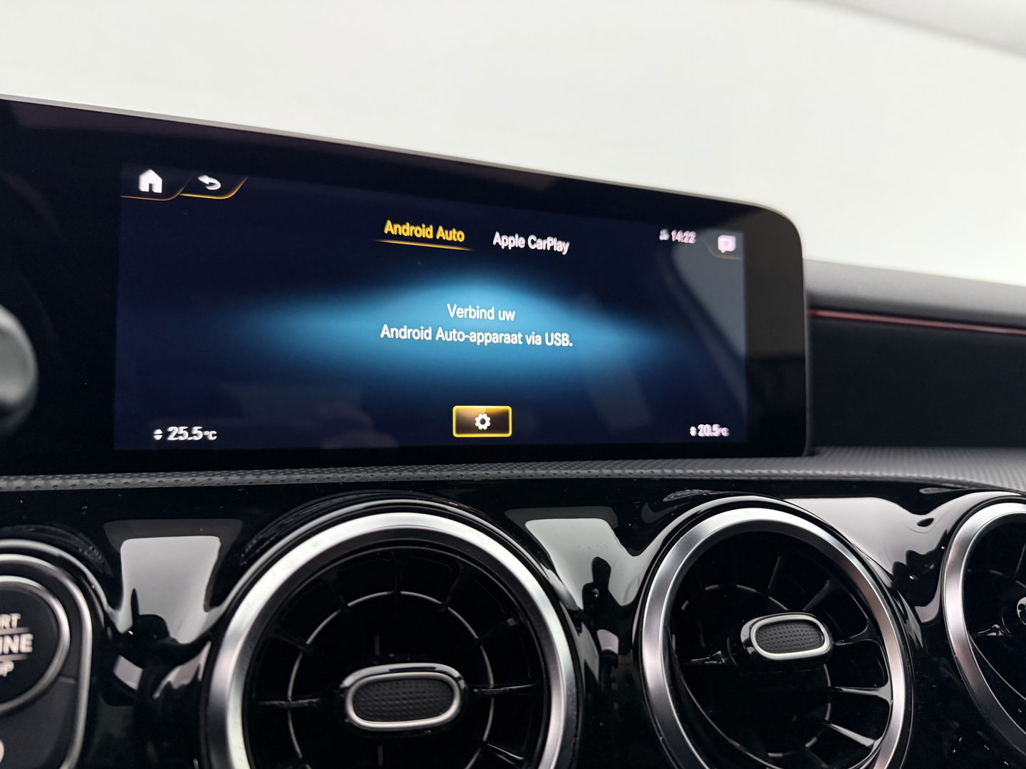 Mercedes-Benz A-Klasse 180 AMG | Pano | Virtual | Camera | Cruise | Carplay | Stoelverw. | Navi | NAP