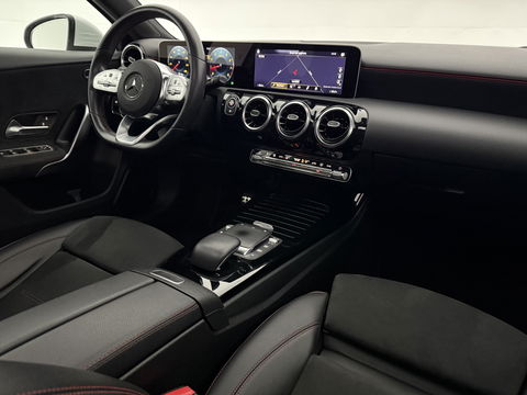 Mercedes-Benz A-Klasse 180 AMG | Pano | Virtual | Camera | Cruise | Carplay | Stoelverw. | Navi | NAP