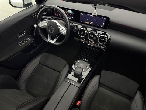 Mercedes-Benz A-Klasse 180 AMG | Pano | Virtual | Camera | Cruise | Carplay | Stoelverw. | Navi | NAP