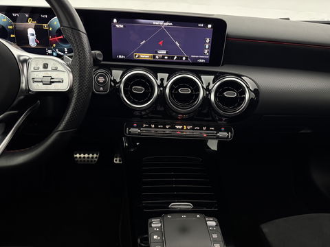 Mercedes-Benz A-Klasse 180 AMG | Pano | Virtual | Camera | Cruise | Carplay | Stoelverw. | Navi | NAP