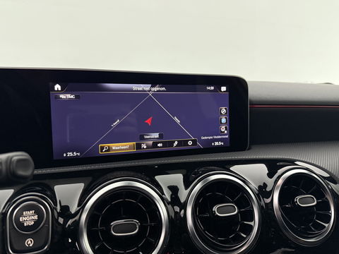Mercedes-Benz A-Klasse 180 AMG | Pano | Virtual | Camera | Cruise | Carplay | Stoelverw. | Navi | NAP