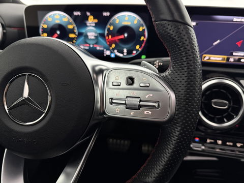 Mercedes-Benz A-Klasse 180 AMG | Pano | Virtual | Camera | Cruise | Carplay | Stoelverw. | Navi | NAP