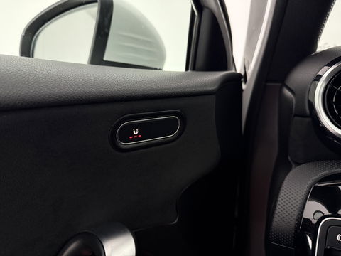 Mercedes-Benz A-Klasse 180 AMG | Pano | Virtual | Camera | Cruise | Carplay | Stoelverw. | Navi | NAP