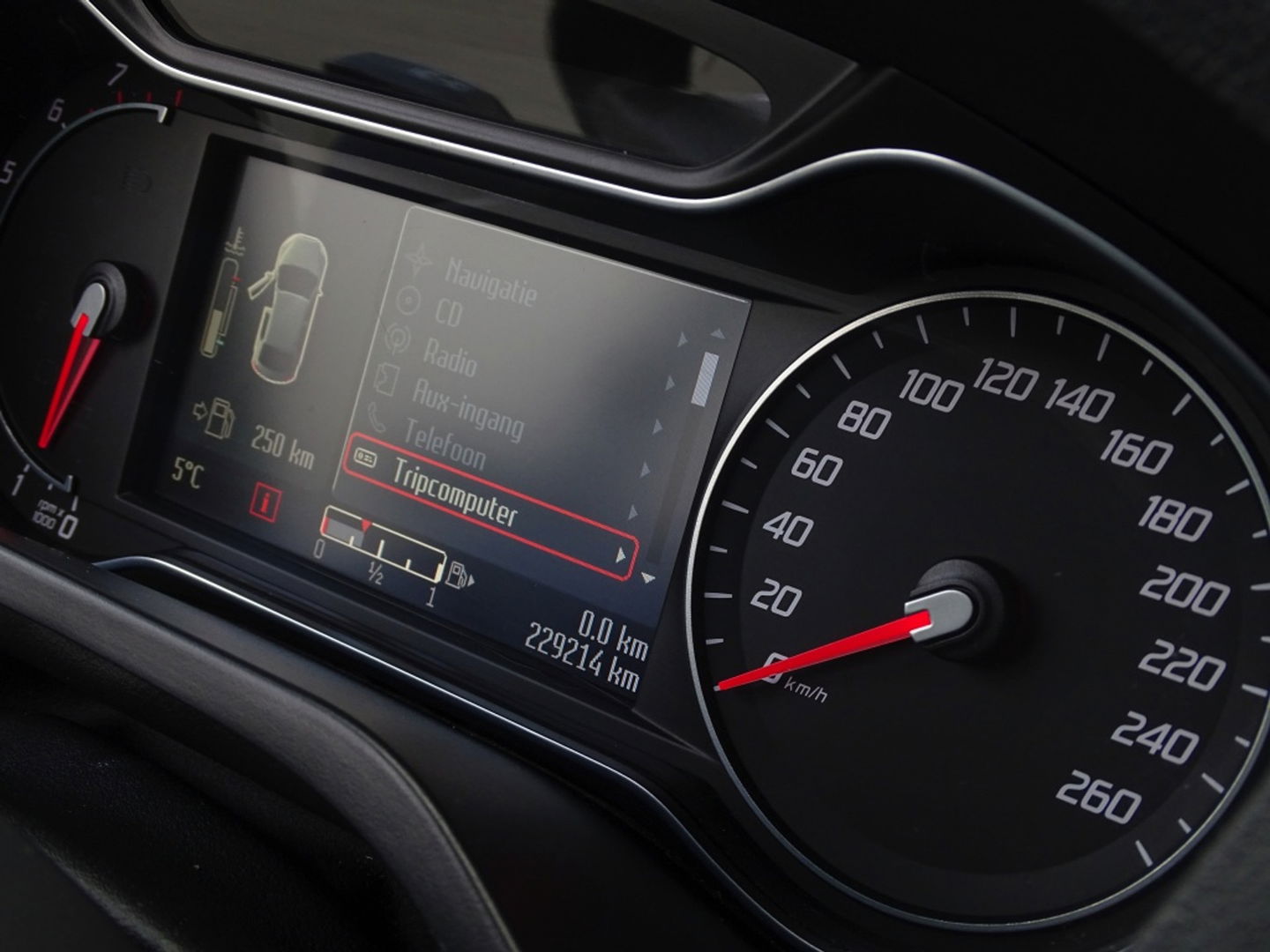 Ford Galaxy 1.6 SCTi 161PK / Platinum Edit. / NAP / 7 Pers / pano *NAP*