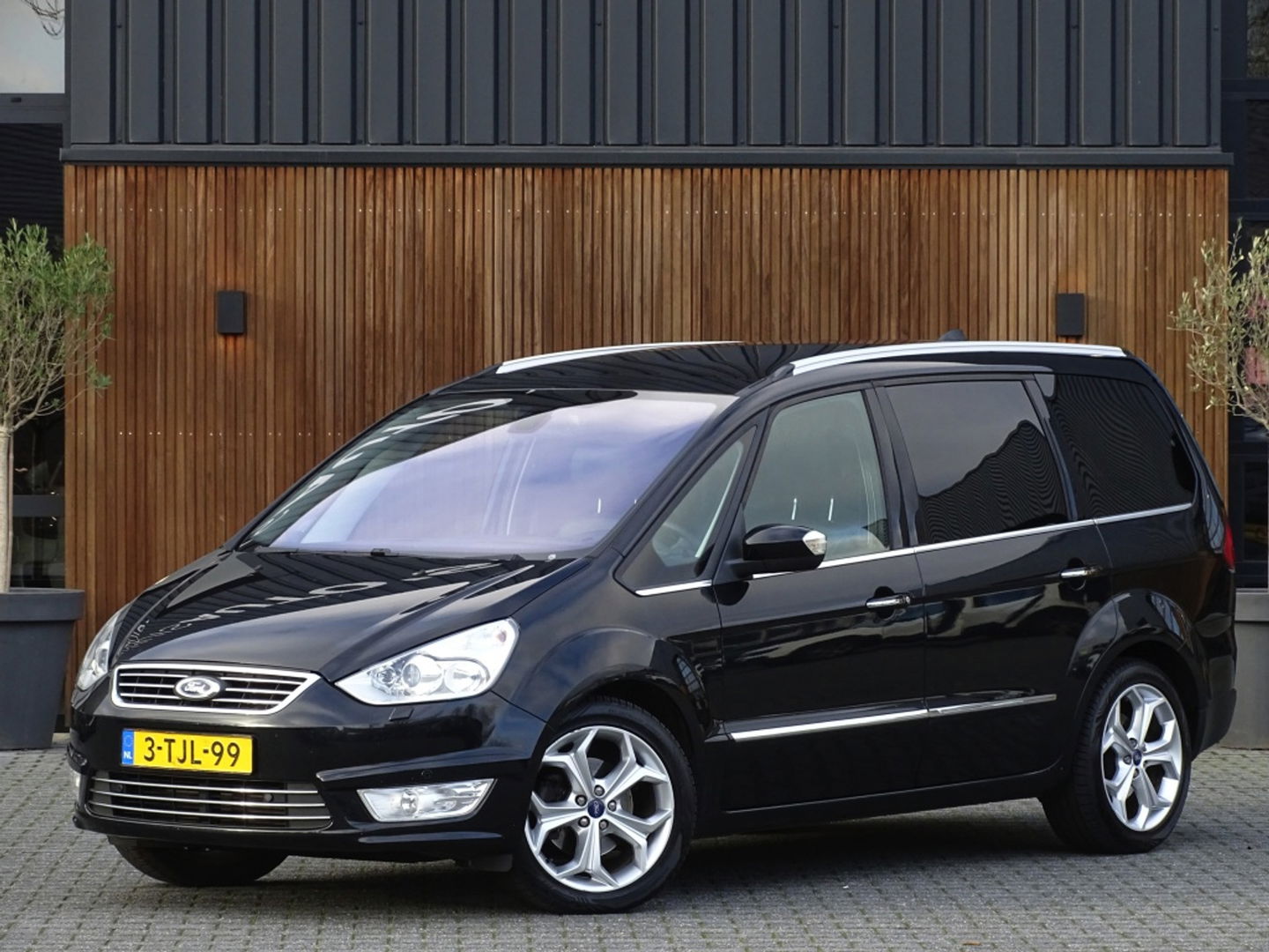Ford Galaxy 1.6 SCTi 161PK / Platinum Edit. / NAP / 7 Pers / pano *NAP*