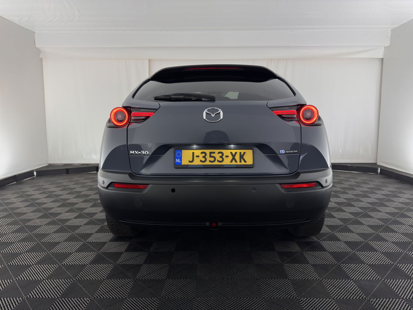 Mazda MX-30 e-SkyActiv 145 First Edition 36 kWh {SOH-92%} (INCL-BTW) Aut.*LEATHER-MICROFIBRE | FULL-LED | NAVI-FULLMAP | KEYLESS | BLIND-SPOT |  ADAPTIVE-CRUISE | HEAD-UP | CAMERA | DIGI-COCKPIT | MEMORY-PACK | SHIFT-PADDLES | 18"ALU*