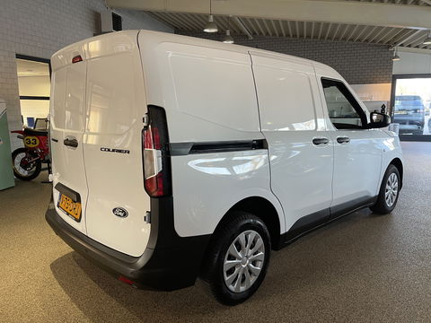 Ford Transit Courier 1.0 EcoBoost Trend benzine grijs kenteken / zo goed als nieuw / fabrieksgarantie tot 07-03-2026 / vaste prijs rijklaar € 19.950 ex / lease vanaf € 336 / direct leverbaar