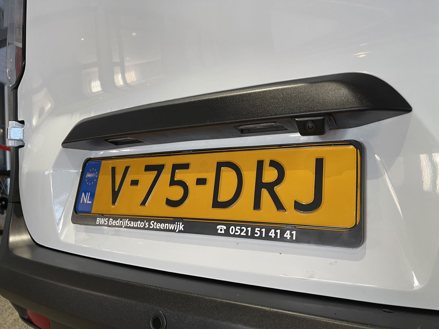 Ford Transit Courier 1.0 EcoBoost Trend benzine grijs kenteken / zo goed als nieuw / fabrieksgarantie tot 07-03-2026 / vaste prijs rijklaar € 19.950 ex / lease vanaf € 336 / direct leverbaar