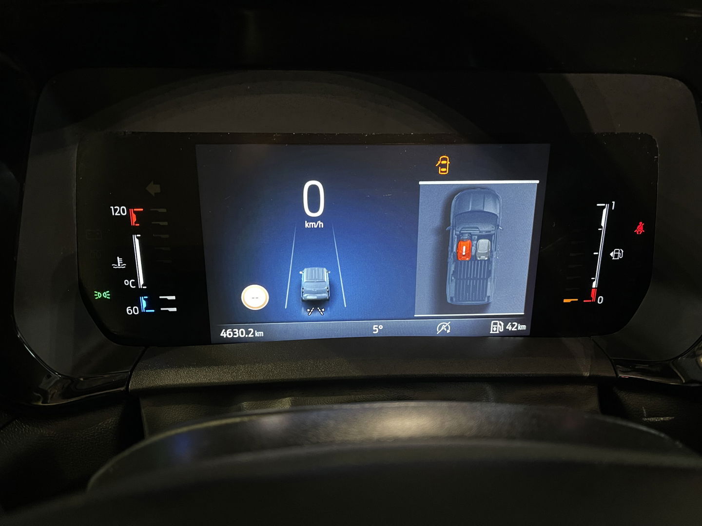 Ford Transit Courier 1.0 EcoBoost Trend benzine grijs kenteken / zo goed als nieuw / fabrieksgarantie tot 07-03-2026 / vaste prijs rijklaar € 19.950 ex / lease vanaf € 336 / direct leverbaar