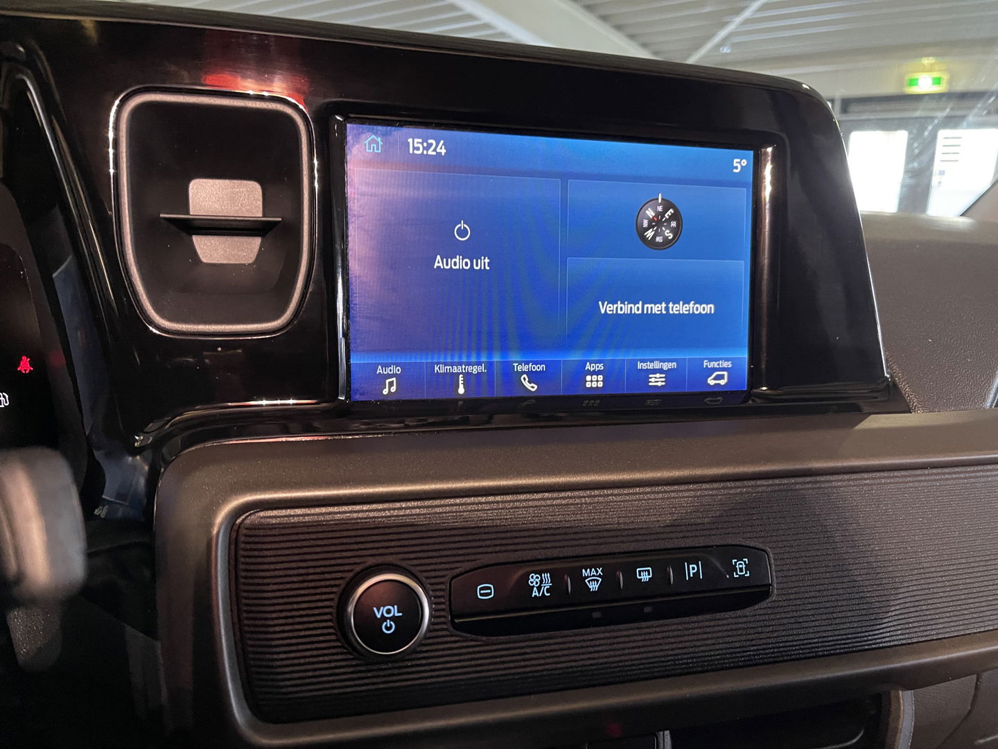 Ford Transit Courier 1.0 EcoBoost Trend benzine grijs kenteken / zo goed als nieuw / fabrieksgarantie tot 07-03-2026 / vaste prijs rijklaar € 19.950 ex / lease vanaf € 336 / direct leverbaar