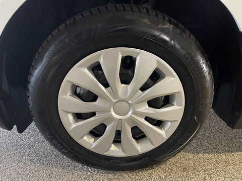 Ford Transit Courier 1.0 EcoBoost Trend benzine grijs kenteken / zo goed als nieuw / fabrieksgarantie tot 07-03-2026 / vaste prijs rijklaar € 19.950 ex / lease vanaf € 336 / direct leverbaar