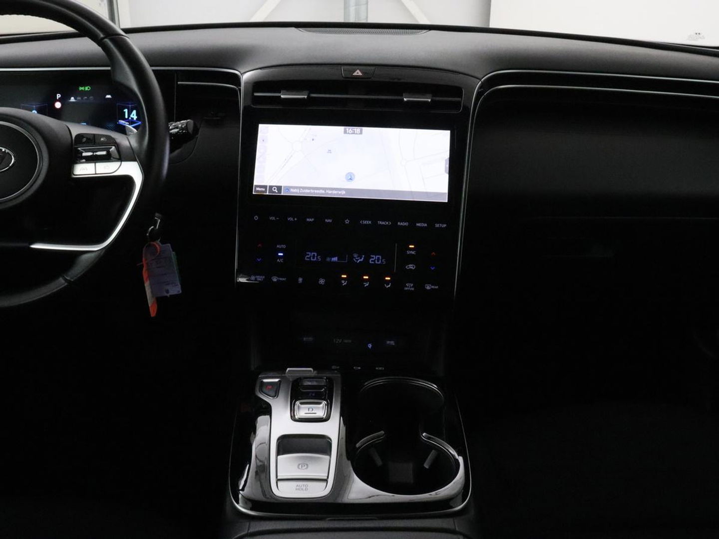 Hyundai Tucson 1.6 T-GDI PHEV Comfort 4WD | Trekhaak | Carplay | Adaptive cruise | Camera | Climate control | Navigatie | Digital Cockpit | Plug In