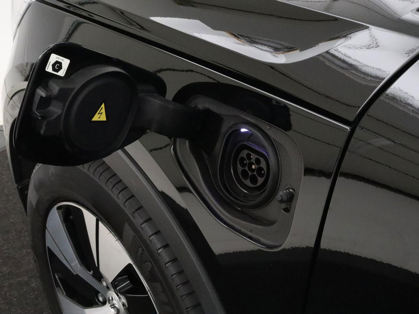 Volvo XC40 1.5 T5 Recharge Inscription | Trekhaak | Stoelverwarming | Adaptive cruise | Camera | Carplay | Navigatie | Full LED | Climate control | PHEV | Plug In