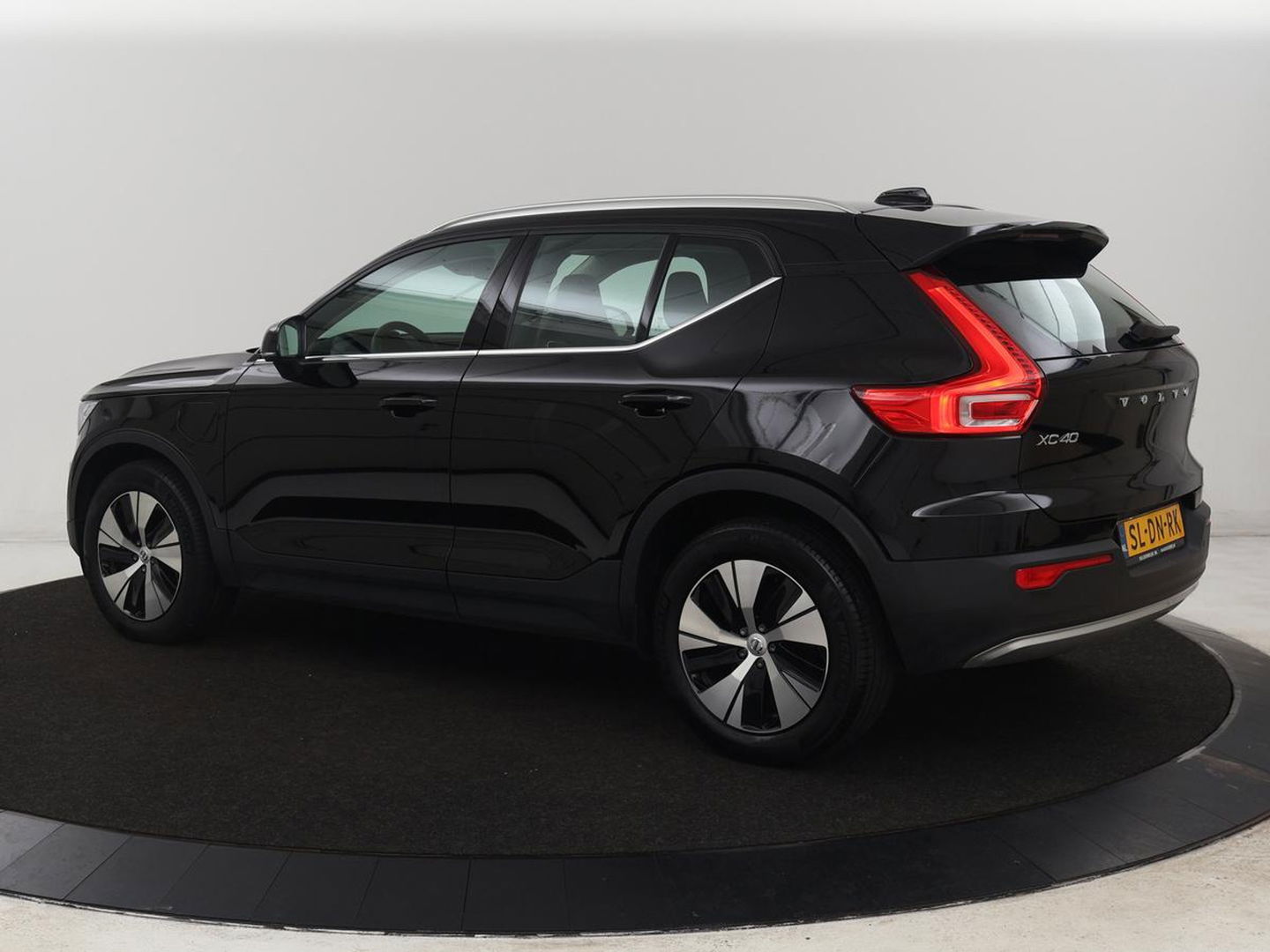 Volvo XC40 1.5 T5 Recharge Inscription | Trekhaak | Stoelverwarming | Adaptive cruise | Camera | Carplay | Navigatie | Full LED | Climate control | PHEV | Plug In