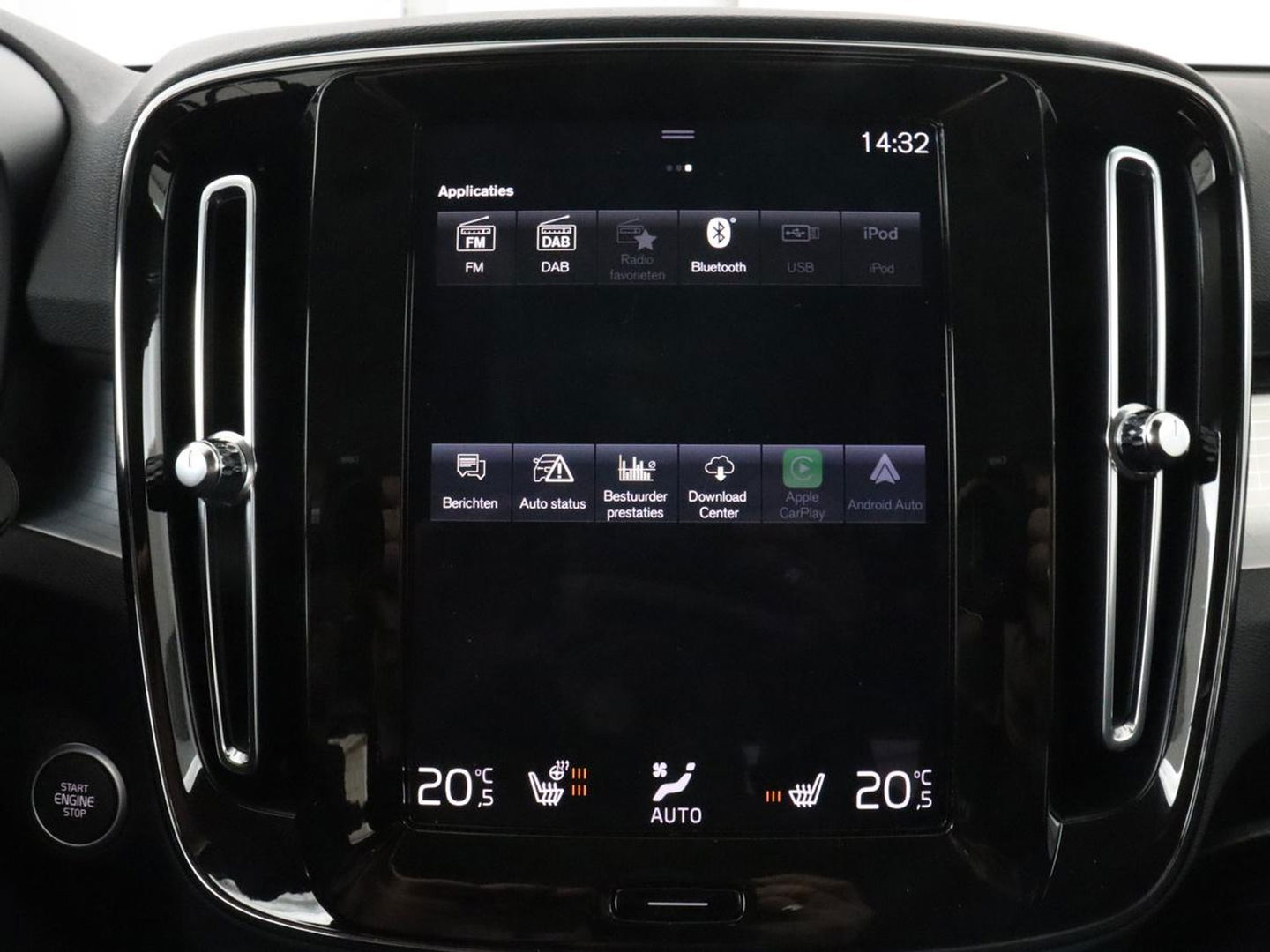 Volvo XC40 1.5 T5 Recharge Inscription | Trekhaak | Stoelverwarming | Adaptive cruise | Camera | Carplay | Navigatie | Full LED | Climate control | PHEV | Plug In