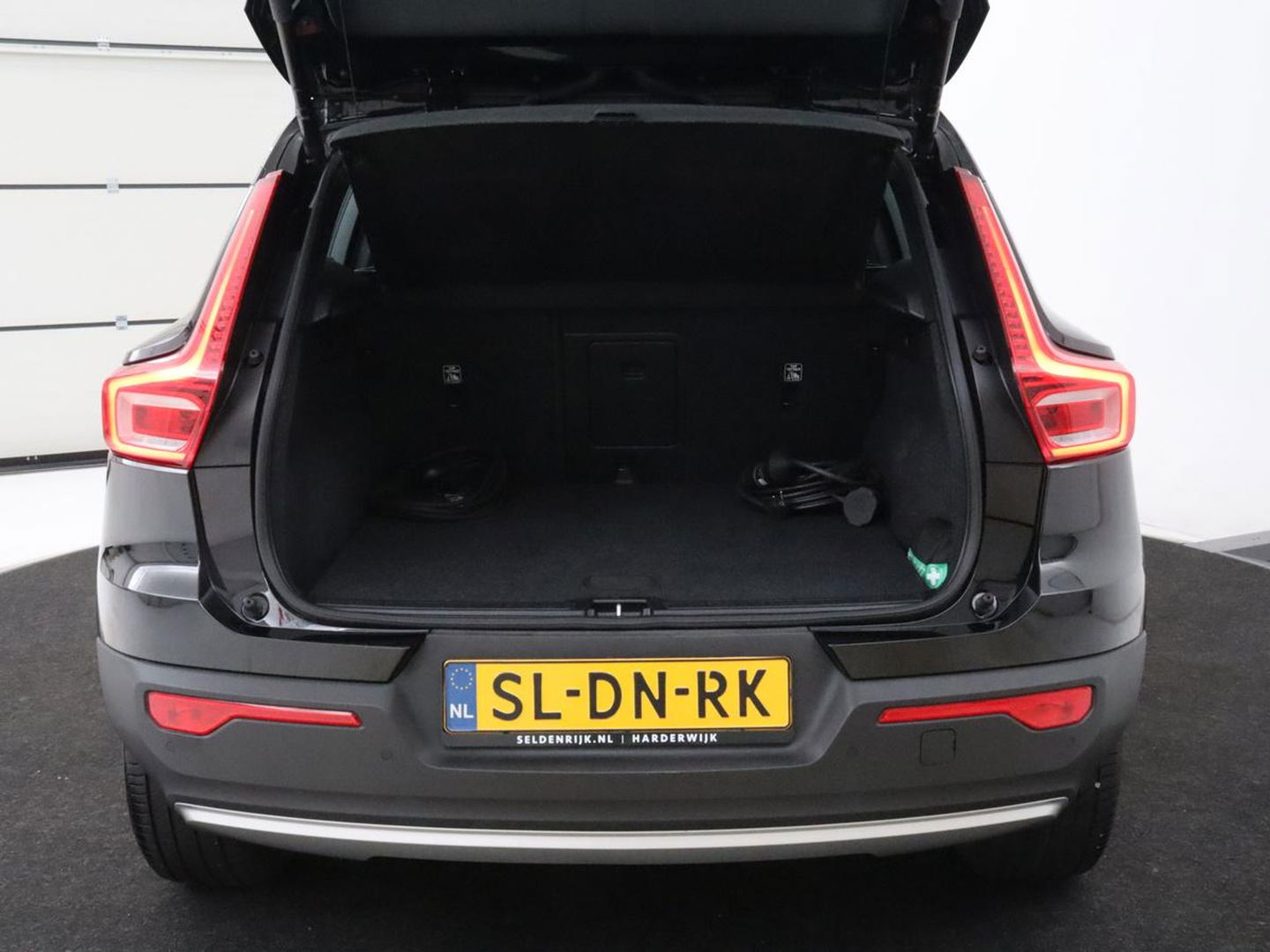 Volvo XC40 1.5 T5 Recharge Inscription | Trekhaak | Stoelverwarming | Adaptive cruise | Camera | Carplay | Navigatie | Full LED | Climate control | PHEV | Plug In