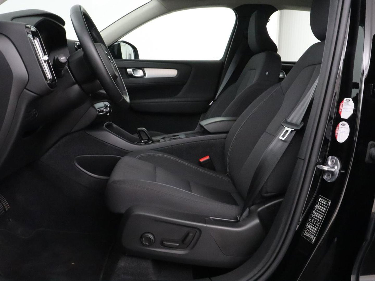 Volvo XC40 1.5 T5 Recharge Inscription | Trekhaak | Stoelverwarming | Adaptive cruise | Camera | Carplay | Navigatie | Full LED | Climate control | PHEV | Plug In