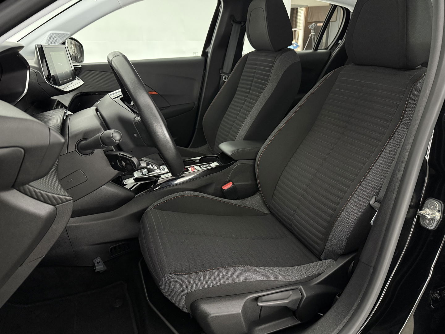 Peugeot e-208 EV Active 50 kWh | SOH 93% | Snelladen | Carplay | Cruise | Parkeersens. | Navi | NAP