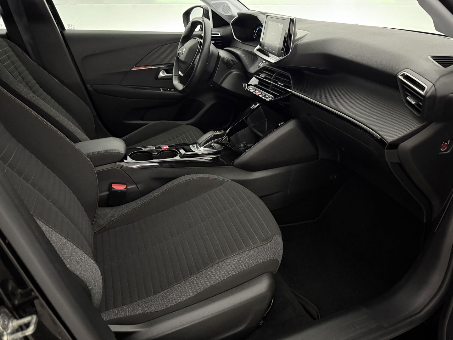 Peugeot e-208 EV Active 50 kWh | SOH 93% | Snelladen | Carplay | Cruise | Parkeersens. | Navi | NAP