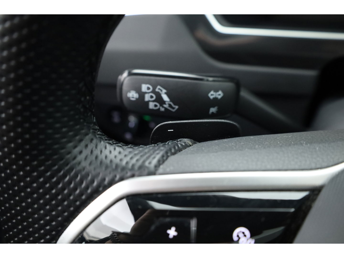 Volkswagen Tiguan 1.4 TSI eHybrid R-Line DSG | Pano | IQ. Light | HUD | Adapt. Cruise | Stoel- Stuurverw. | CarPlay