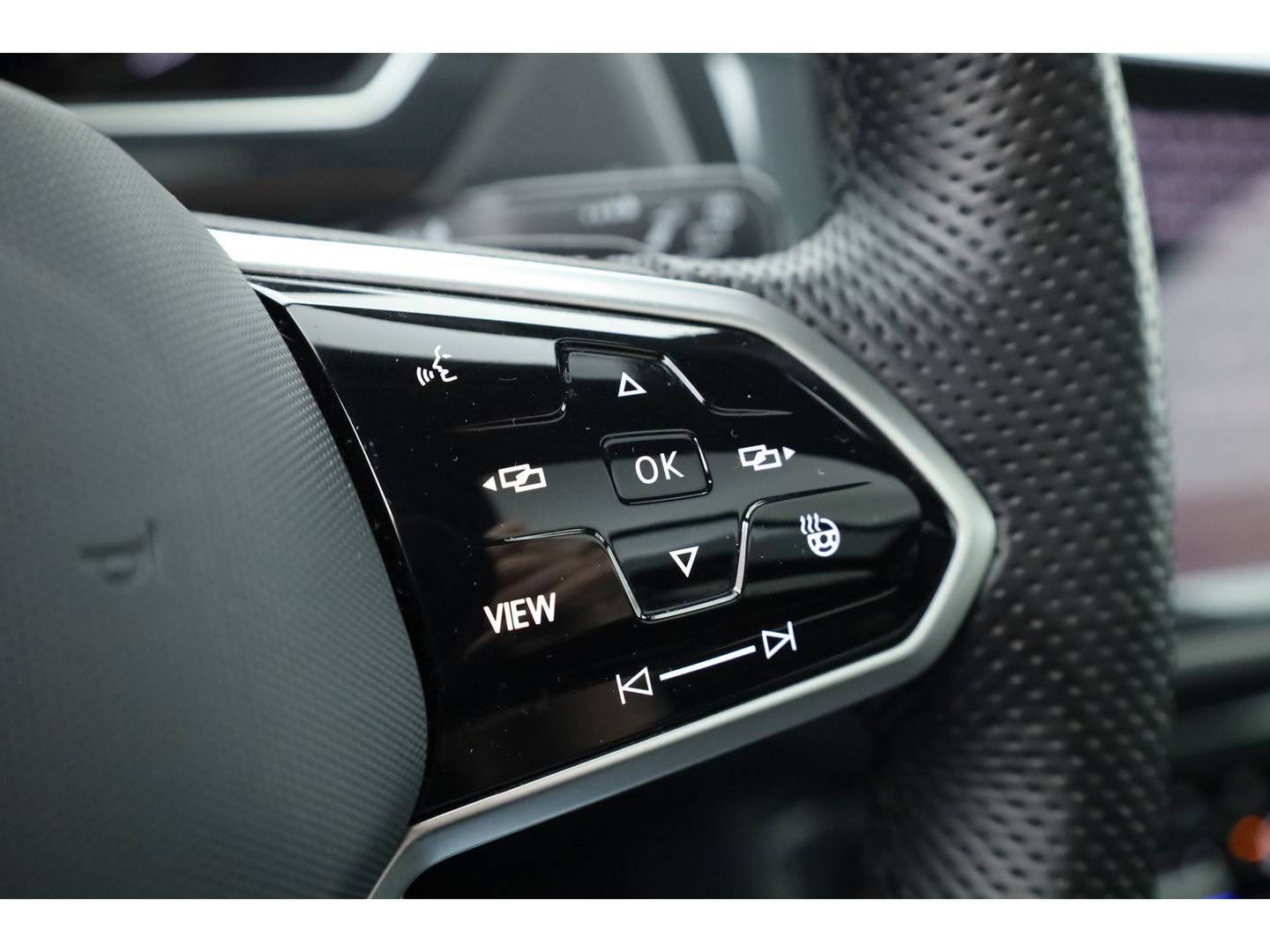 Volkswagen Tiguan 1.4 TSI eHybrid R-Line DSG | Pano | IQ. Light | HUD | Adapt. Cruise | Stoel- Stuurverw. | CarPlay