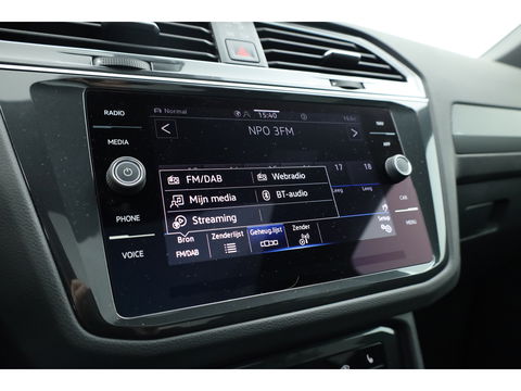 Volkswagen Tiguan 1.4 TSI eHybrid R-Line DSG | Pano | IQ. Light | HUD | Adapt. Cruise | Stoel- Stuurverw. | CarPlay