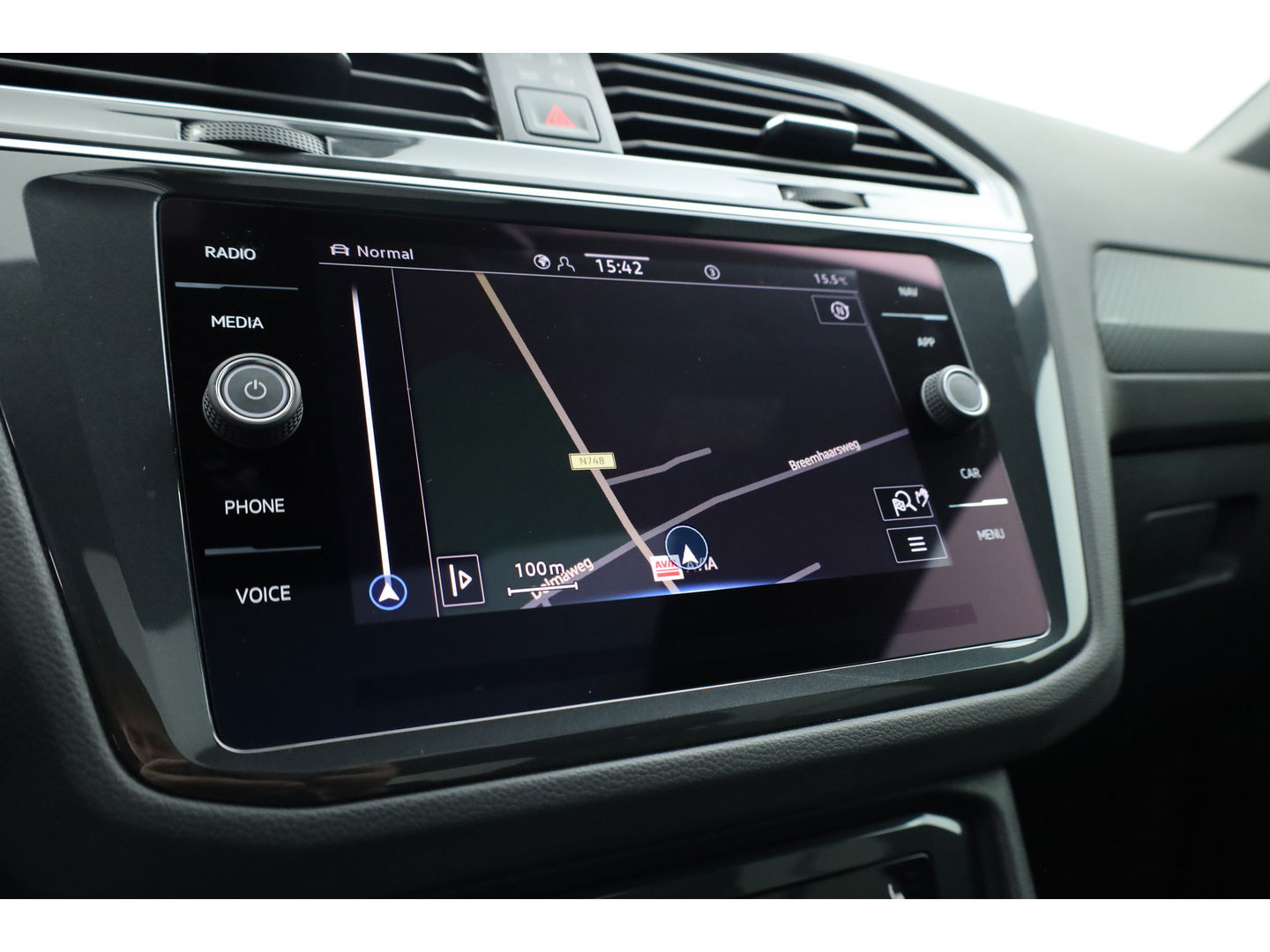 Volkswagen Tiguan 1.4 TSI eHybrid R-Line DSG | Pano | IQ. Light | HUD | Adapt. Cruise | Stoel- Stuurverw. | CarPlay