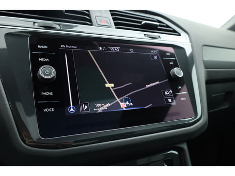 Volkswagen Tiguan 1.4 TSI eHybrid R-Line DSG | Pano | IQ. Light | HUD | Adapt. Cruise | Stoel- Stuurverw. | CarPlay