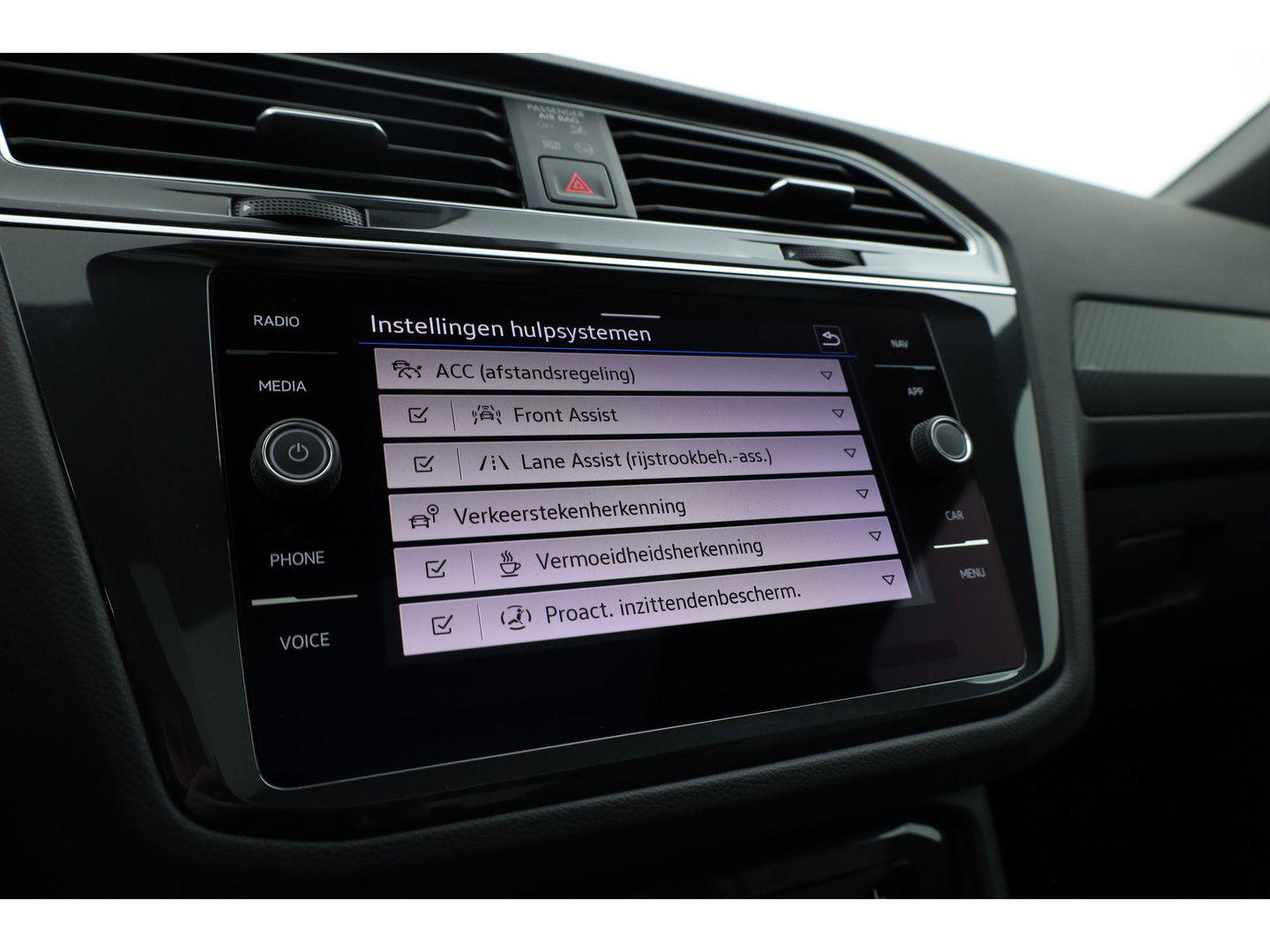 Volkswagen Tiguan 1.4 TSI eHybrid R-Line DSG | Pano | IQ. Light | HUD | Adapt. Cruise | Stoel- Stuurverw. | CarPlay