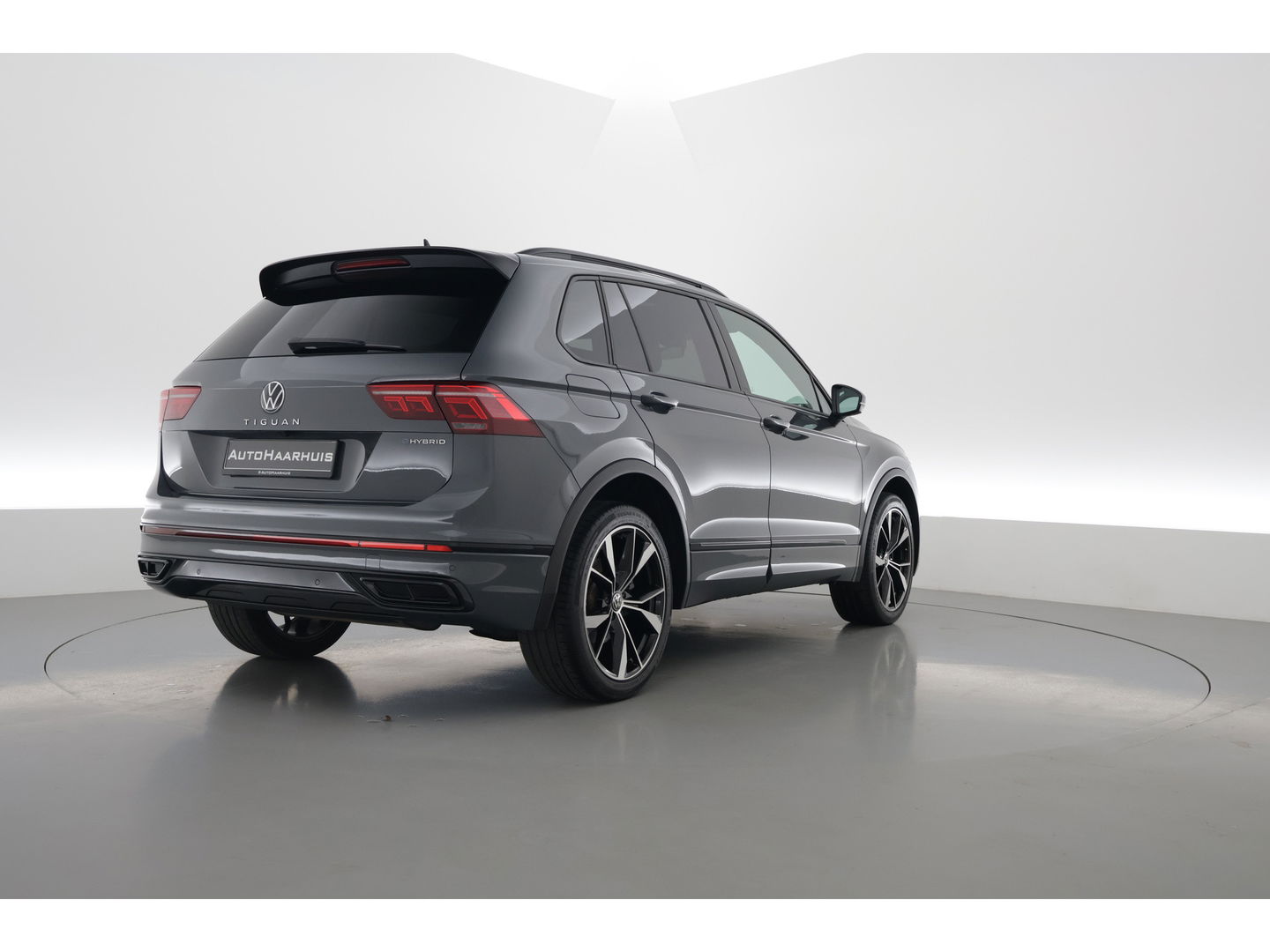 Volkswagen Tiguan 1.4 TSI eHybrid R-Line DSG | Pano | IQ. Light | HUD | Adapt. Cruise | Stoel- Stuurverw. | CarPlay