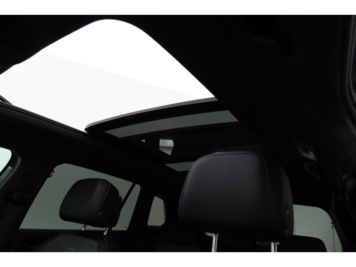 Volkswagen Tiguan 1.4 TSI eHybrid R-Line DSG | Pano | IQ. Light | HUD | Adapt. Cruise | Stoel- Stuurverw. | CarPlay