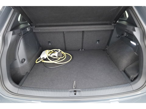 Volkswagen Tiguan 1.4 TSI eHybrid R-Line DSG | Pano | IQ. Light | HUD | Adapt. Cruise | Stoel- Stuurverw. | CarPlay