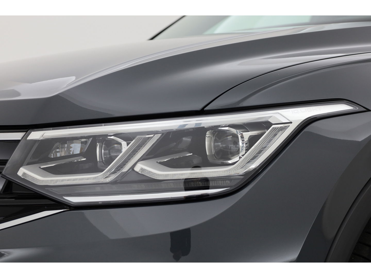 Volkswagen Tiguan 1.4 TSI eHybrid R-Line DSG | Pano | IQ. Light | HUD | Adapt. Cruise | Stoel- Stuurverw. | CarPlay