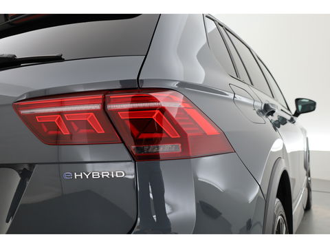 Volkswagen Tiguan 1.4 TSI eHybrid R-Line DSG | Pano | IQ. Light | HUD | Adapt. Cruise | Stoel- Stuurverw. | CarPlay