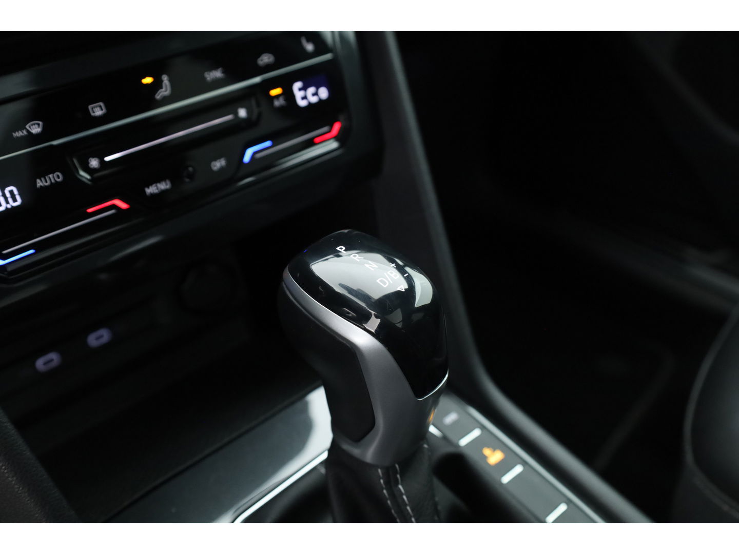 Volkswagen Tiguan 1.4 TSI eHybrid R-Line DSG | Pano | IQ. Light | HUD | Adapt. Cruise | Stoel- Stuurverw. | CarPlay