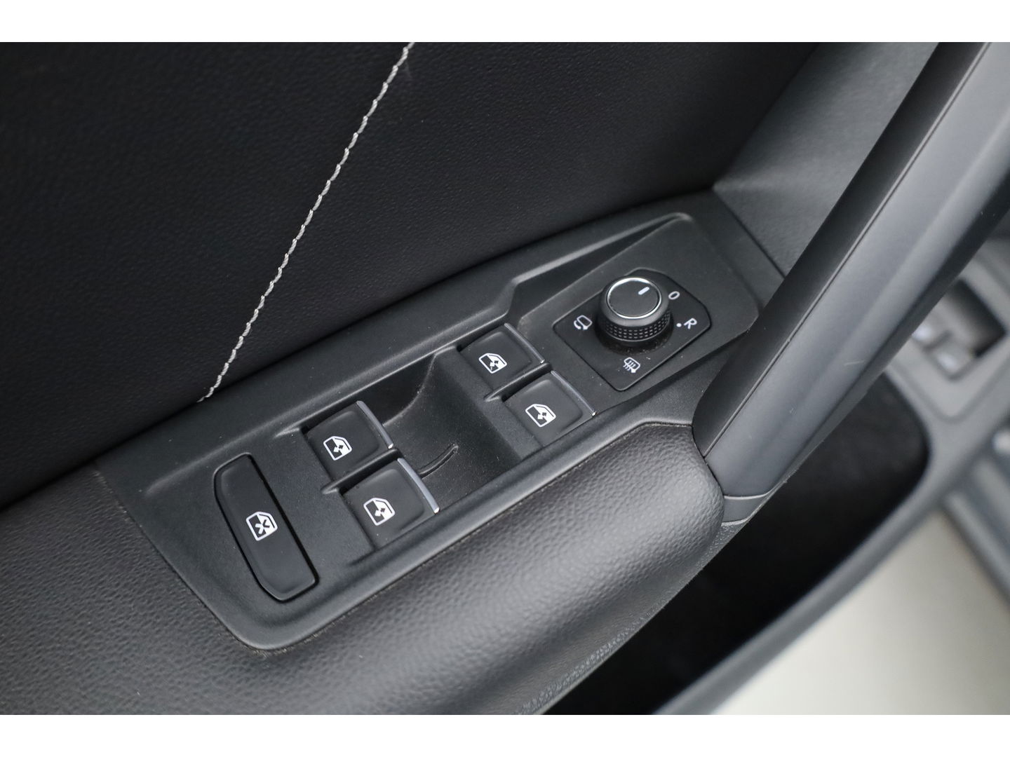 Volkswagen Tiguan 1.4 TSI eHybrid R-Line DSG | Pano | IQ. Light | HUD | Adapt. Cruise | Stoel- Stuurverw. | CarPlay