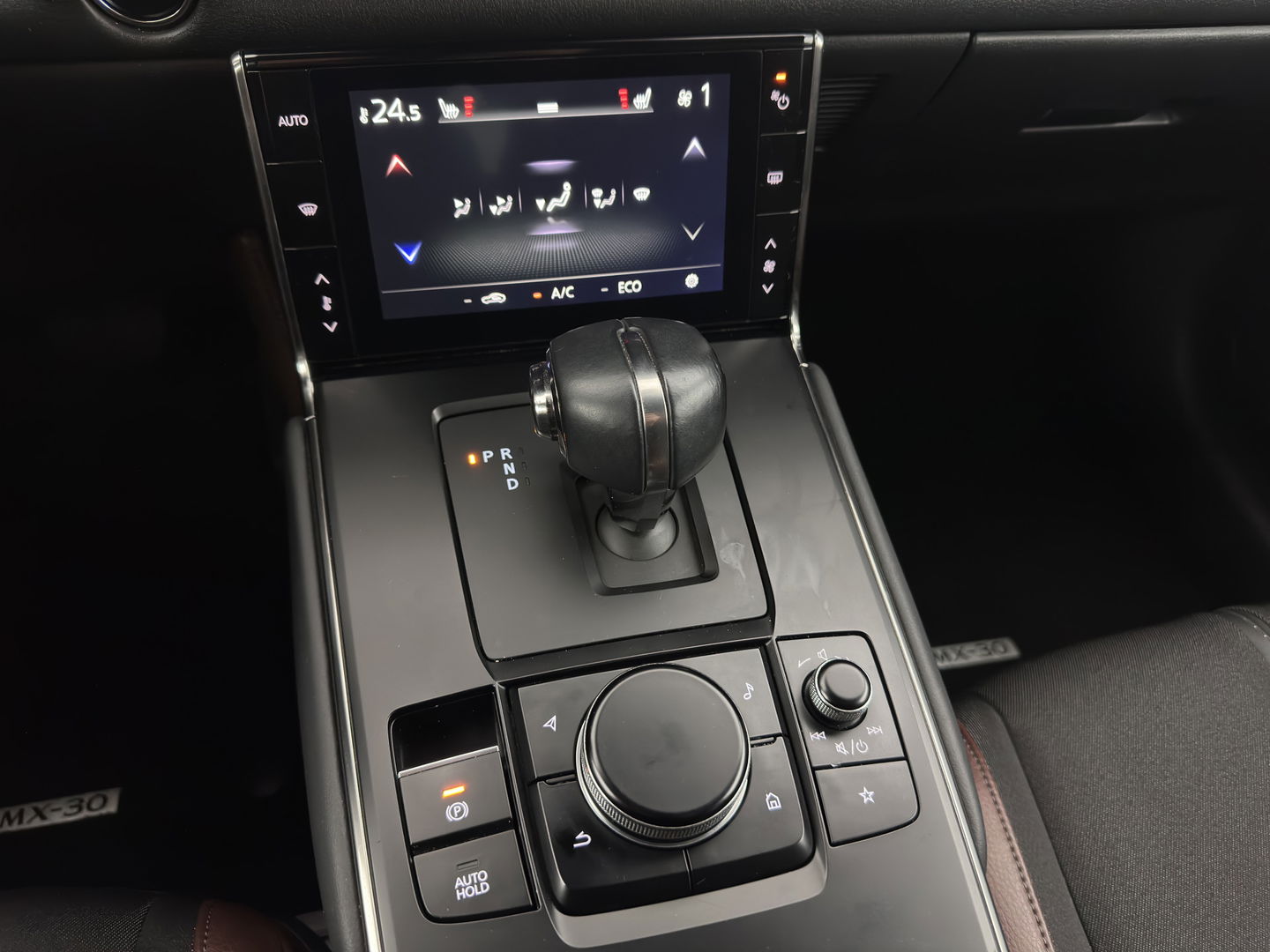 Mazda MX-30 e-SkyActiv 145 First Edition 36 kWh {SOH-92%} (INCL-BTW) *LEATHER-MICROFIBRE | FULL-LED | NAVI-FULLMAP | CCS-FASTLOADER | KEYLESS | BLIND-SPOT |  ADAPT.-CRUISE | HEAD-UP | CAMERA | DIGI-COCKPIT | MEMORY-PACK | SHIFT-PADDLES | ...