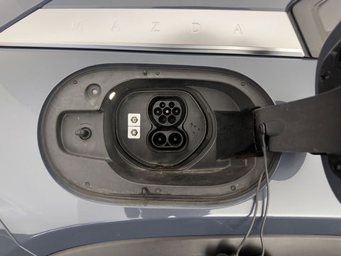 Mazda MX-30 e-SkyActiv 145 First Edition 36 kWh {SOH-92%} (INCL-BTW) *LEATHER-MICROFIBRE | FULL-LED | NAVI-FULLMAP | CCS-FASTLOADER | KEYLESS | BLIND-SPOT |  ADAPT.-CRUISE | HEAD-UP | CAMERA | DIGI-COCKPIT | MEMORY-PACK | SHIFT-PADDLES | ...