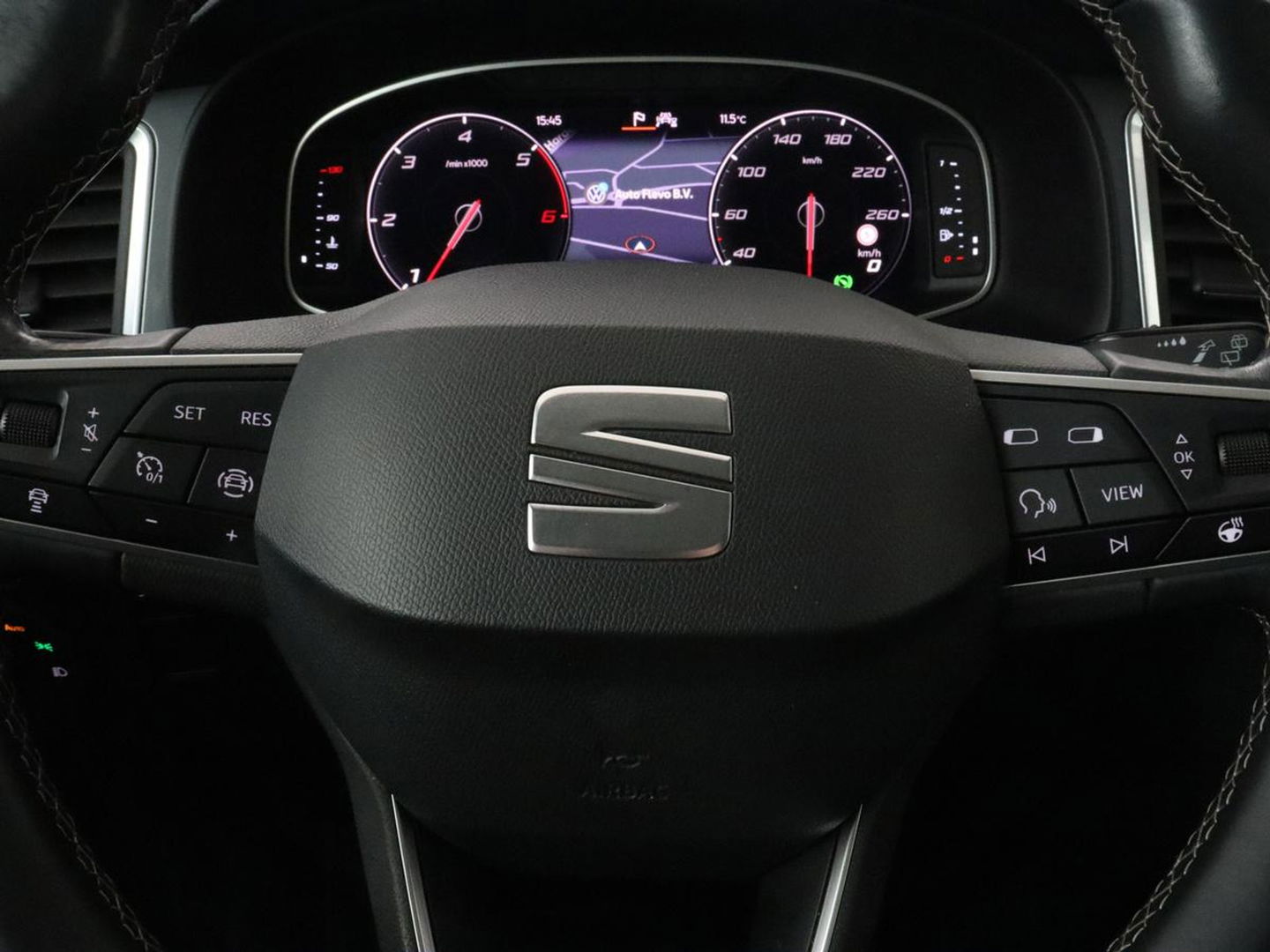 SEAT Ateca 2.0 TDI FR Intens | Leder/Alcantara | Stoelverwarming | 360 Camera | Trekhaak | BeatsAudio | Adaptive cruise | Virtual Cockpit | Carplay | Navigatie | Full LED