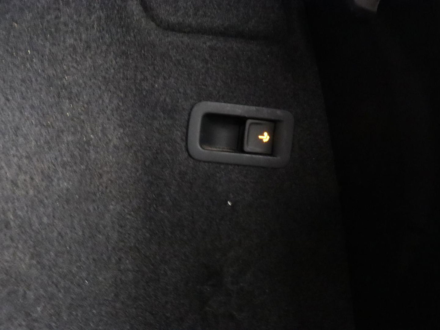 SEAT Ateca 2.0 TDI FR Intens | Leder/Alcantara | Stoelverwarming | 360 Camera | Trekhaak | BeatsAudio | Adaptive cruise | Virtual Cockpit | Carplay | Navigatie | Full LED