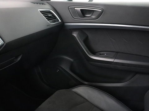 SEAT Ateca 2.0 TDI FR Intens | Leder/Alcantara | Stoelverwarming | 360 Camera | Trekhaak | BeatsAudio | Adaptive cruise | Virtual Cockpit | Carplay | Navigatie | Full LED