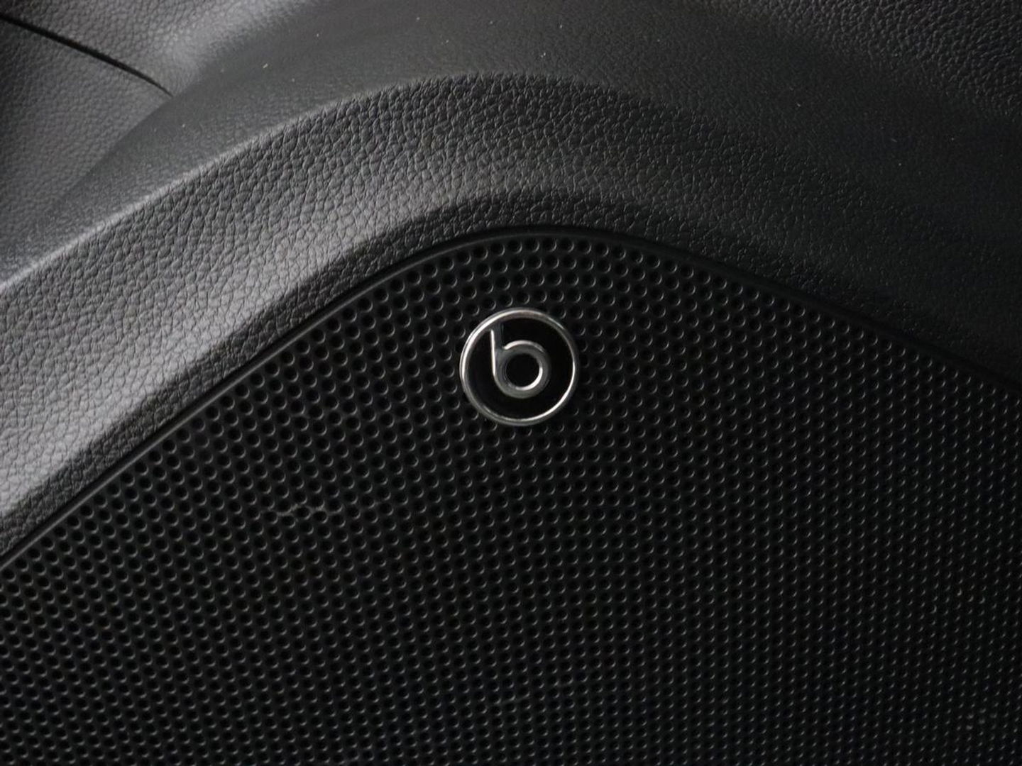 SEAT Ateca 2.0 TDI FR Intens | Leder/Alcantara | Stoelverwarming | 360 Camera | Trekhaak | BeatsAudio | Adaptive cruise | Virtual Cockpit | Carplay | Navigatie | Full LED