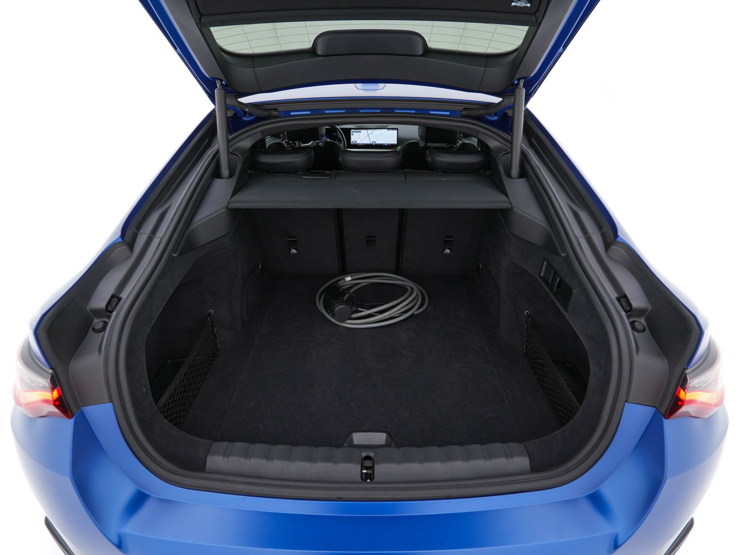 BMW i4 M50 M-Sportpack High Executive 84 kWh [ 3-Fase ] {SOH-97%} (INCL-BTW) *HEAD-UP | LASER-LED | LUXURY-LEATHER | HARMAN/KARDON | ADAPTIVE-CRUISE | BLIND-SPOT | TOP-VIEW | HEATED-SPORTSEATS | DAB+ | WIDE-COCKPIT | AMBIENT-LIGHT | NAVI-FULLMAP | 19