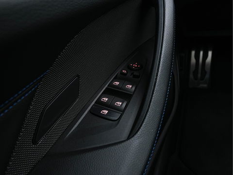 BMW i4 M50 M-Sportpack High Executive 84 kWh [ 3-Fase ] {SOH-97%} (INCL-BTW) *HEAD-UP | LASER-LED | LUXURY-LEATHER | HARMAN/KARDON | ADAPTIVE-CRUISE | BLIND-SPOT | TOP-VIEW | HEATED-SPORTSEATS | DAB+ | WIDE-COCKPIT | AMBIENT-LIGHT | NAVI-FULLMAP | 19