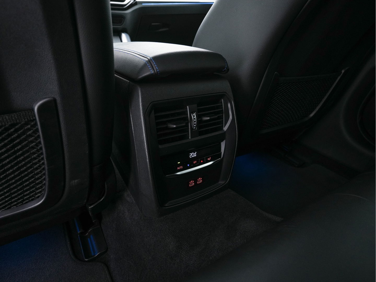 BMW i4 M50 M-Sportpack High Executive 84 kWh [ 3-Fase ] {SOH-97%} (INCL-BTW) *HEAD-UP | LASER-LED | LUXURY-LEATHER | HARMAN/KARDON | ADAPTIVE-CRUISE | BLIND-SPOT | TOP-VIEW | HEATED-SPORTSEATS | DAB+ | WIDE-COCKPIT | AMBIENT-LIGHT | NAVI-FULLMAP | 19